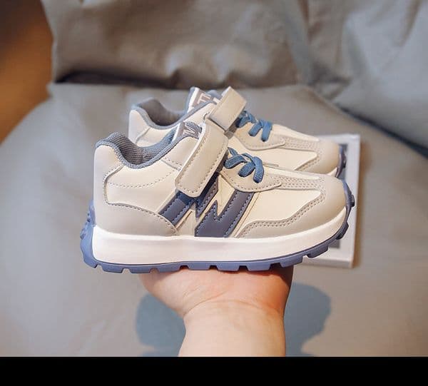 2025 designer shoes Childrens sports shoes breathable mesh shoes for boys and girls trendy for older children lightweight running shoes Z260602