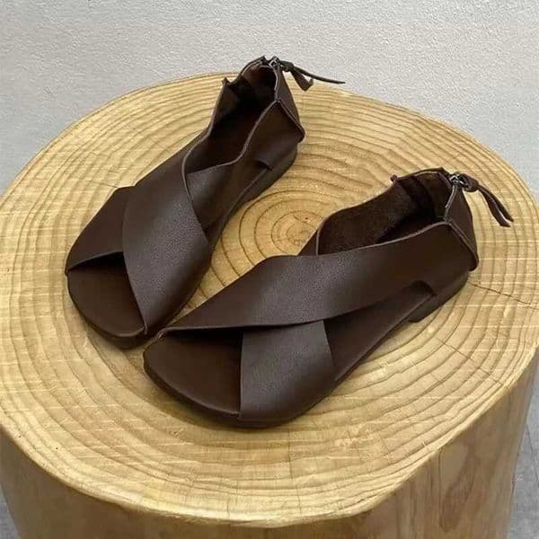 Classic Summer New Womens Sandals Casual Beach Simple Sandals Solid Color Leather Womens Soft N-Slip Roman Womens ShoesXJ250410
