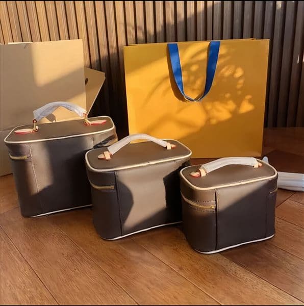 Luxury brand Makeup cosmetic Bag vanity toiletry Kits bag designer Clutch Bags CrossBody Shoulder Totes Wash Bags purses pouch handbags Free gift of silk scarf