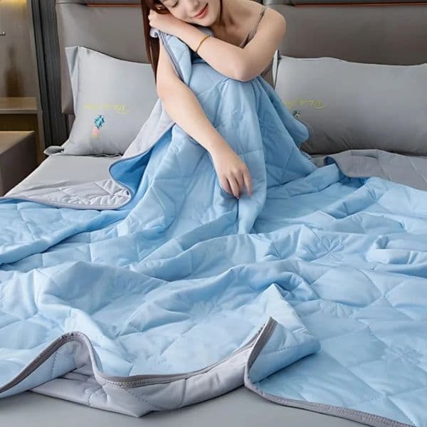 Cooling Blankets Smooth Air Condition Comforter Lightweight Summer Quilt with Double Side Cold Cooling Fabric 250427BJ