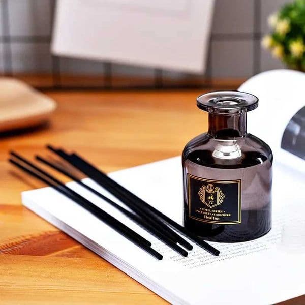 50ml Natural Aromatherapy Set Including 5 Black Vine Volatile Sticks Aromatherapy For Home Bedroom Bathroom Air Freshener Gift X2511121