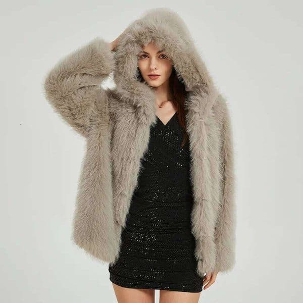 Winter Woman New Coats Autumn Plush Fluffy Jacket Warm Hooded Faux Fur Coat Outerwears