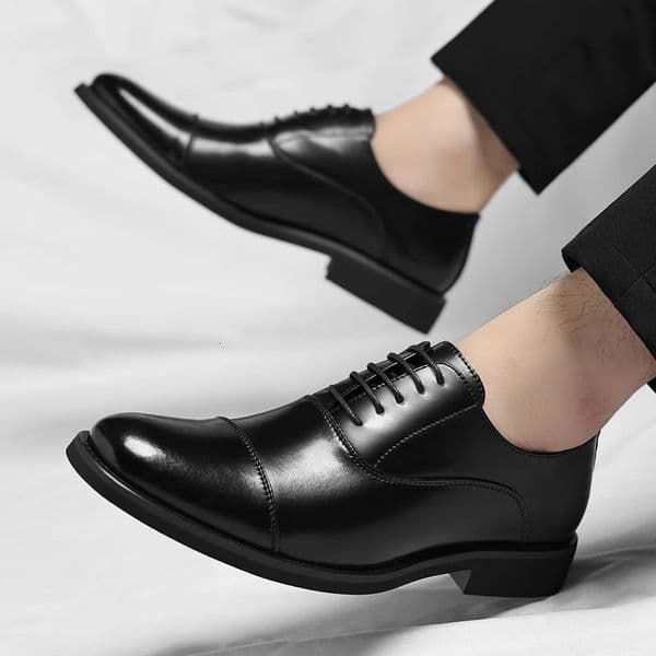 High Quality Flats Mens Business Dress Shoes British Style Men Leather Dress Oxfords Shoe Trend Leather Mens Walking Shoes 251111