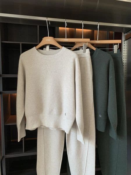 FallWinter Arrival Womens HighQuality Cashmere Wool Knit Sweater and Pants Set 251111