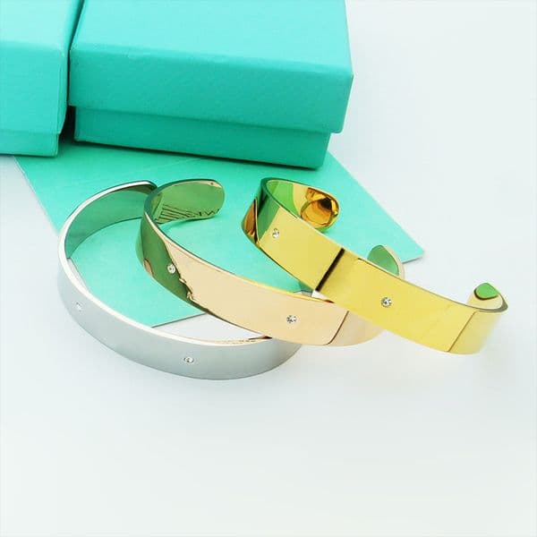 2025 Brand T Classic Cuff Gold Couple Stainless Steel Designer Bracelet for Men and Women