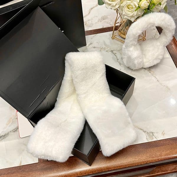 Ski EarMuffs and Fluffy Scarves Brand Shawls Luxury Women For Woman Outdoor Sports Warm Neckware Letter Scarf For Christmas Gift Party Accessories With Gift Box