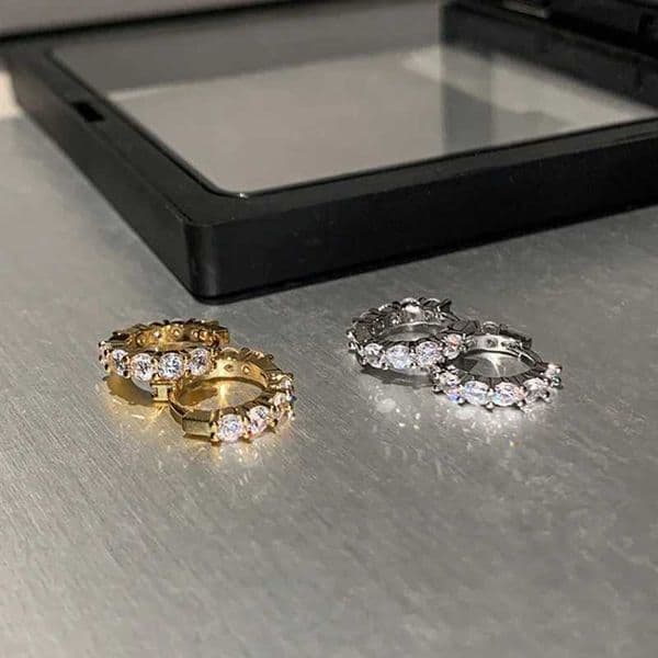 Huitan 13mm/15mm Circle Hoop Earrings Round Cubic Zirconia Silver Color/Gold Color Simple Stylish Womens Earrings Hot JewelryXJ251113