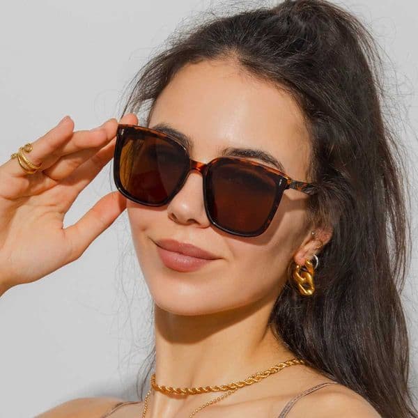 Fashion Sunglasses Women Men Trendy Style Sun Glasses Square Eyeglasses UV400 Protection Streetwear Eyewear Z251113