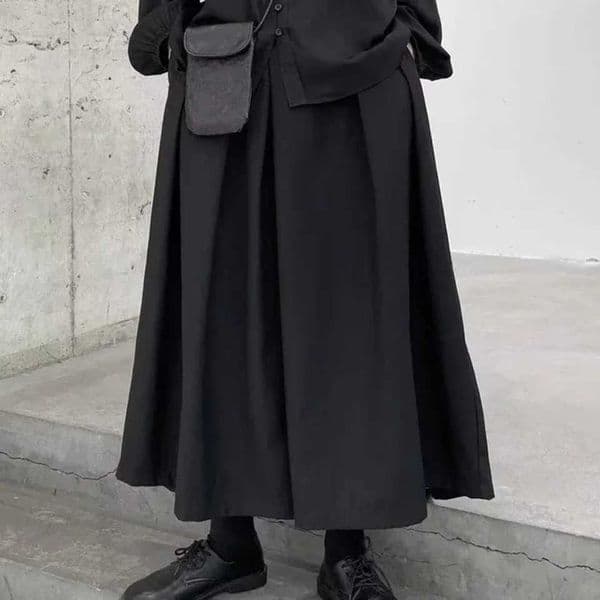 Mens Gothic style dark loose cut Hakone wide leg design feels high waisted samurai pants fashionable straight mens tight pantsXJ250412