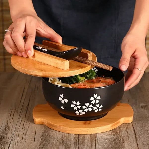 Japanese Style Rice Noodle Bowl with Lid Spoon and Chopstick Kitchen Tableware Ceramic Salad Soup Food Container Dinnerware 251113