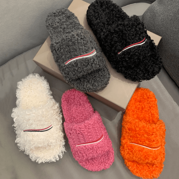 Luxury triangle Slides Designer men women Slippers Ladies Wool Winter Fur Fluffy Furry Warm Letters Sandals Comfortable Fuzzy Girl Paris Flip Flop Slipper 35-42