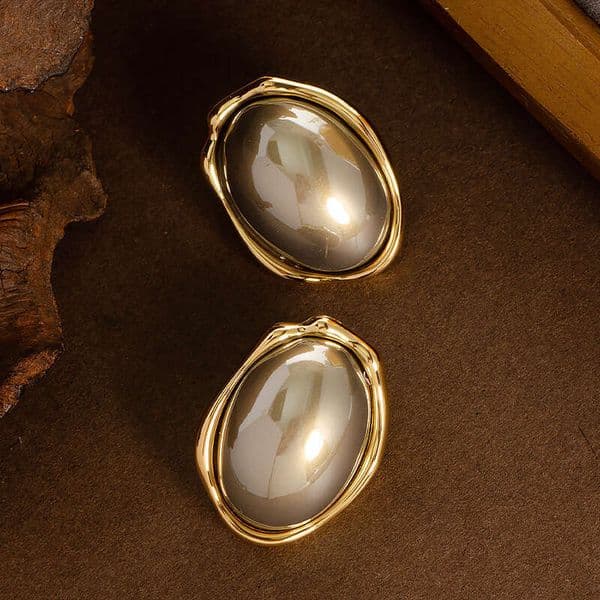 Cross-Border Hot-Selling Fashion Melad Style Oval Pearl Stud Earrings for Women High-End Light Luxury Exquisite Silver Needle Ear Jewelry