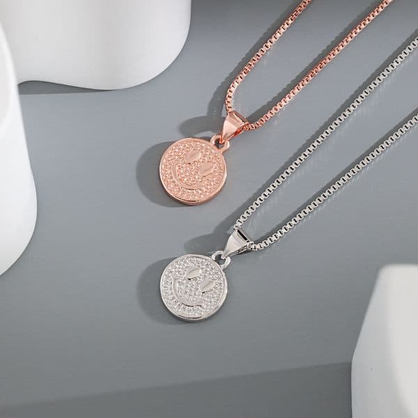 2025 New Original Design Simple Fresh Smile Pendant Necklace Double Sided Wearable Starry Sky Hip Hop Style Necklace