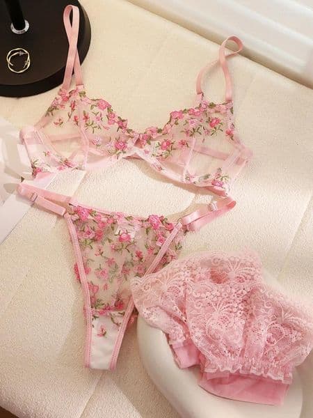 Bras Sets Underwear Lace Transparent Bra Exotic Sexy Thong Woman Porn Fancy Sensual Luxury Embroidery Lingerie Set