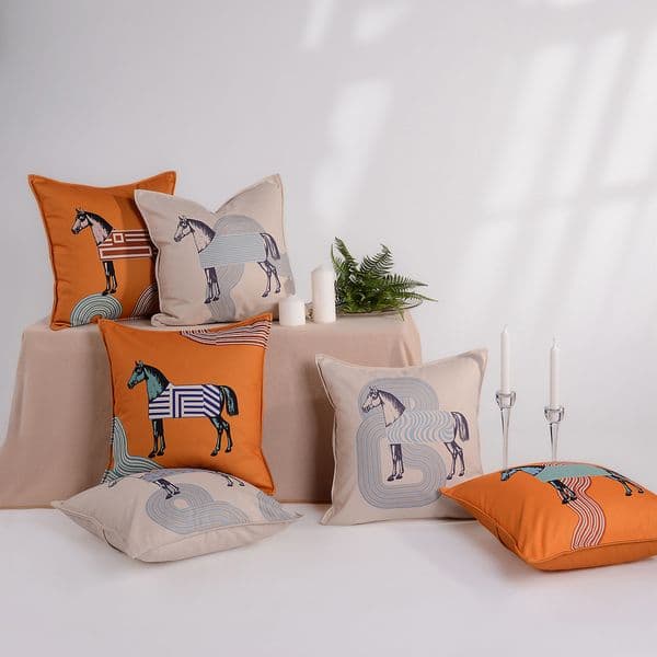 Hand-embroidered Cushion Cover Horse Pattern Hug Pillowcase Sofa Home Office Living Room Car Pillow Cover 45*45cm