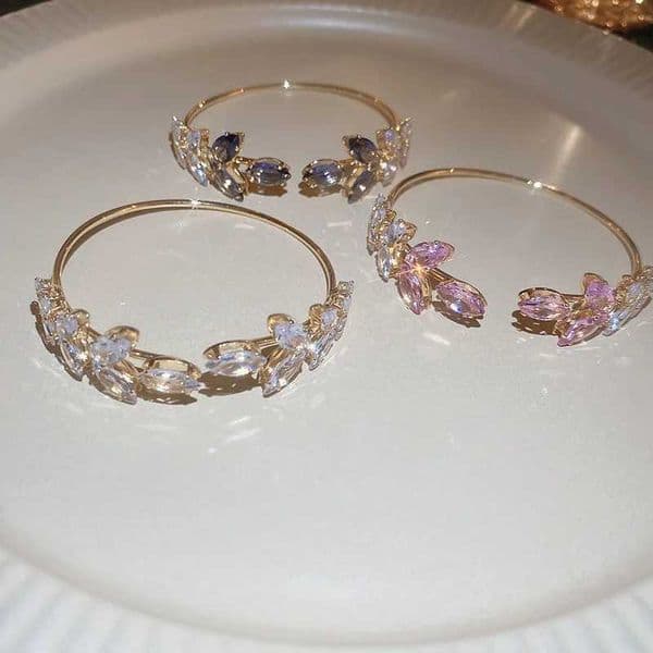 2023 New Exquisite Simple Leaf Open Bracelets Elegant Fashion Butterfly Sweet Bracelet Women Sparkle Jewelry W251118