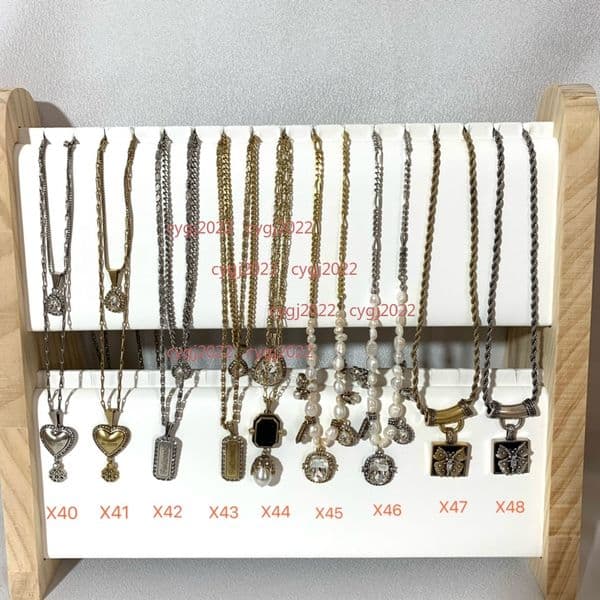 Punk Retro Handheld Skeleton Tagged Skull Necklaces Ghost Talent Designer Bronze Ghost Hand Exaggerated Necklace Sweater Chain Hiphop Rock Jewelry