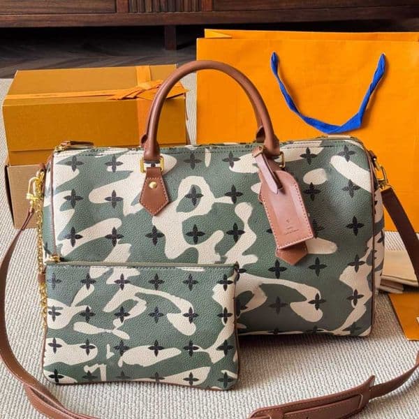 Genuine Leather Mens Luxurys Designers Camouflage Business Cowhide Leather Shopping Handbag Shouder Crossbody Fitness Upscale Outdoor Travel Bag 40Cm