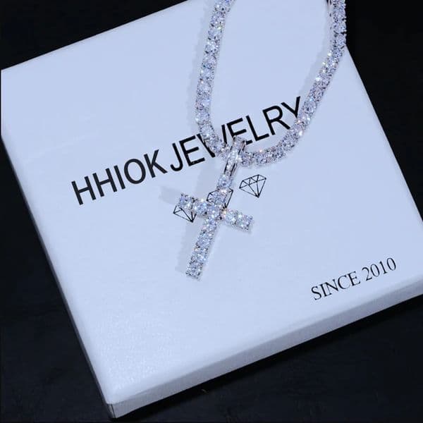 Wholesale Fashion Simple Bling Cross Pendant Iced Out Cubic Zirconia Diamond 18k Gold Plated Christian Charm Jewelry Women Men 251114