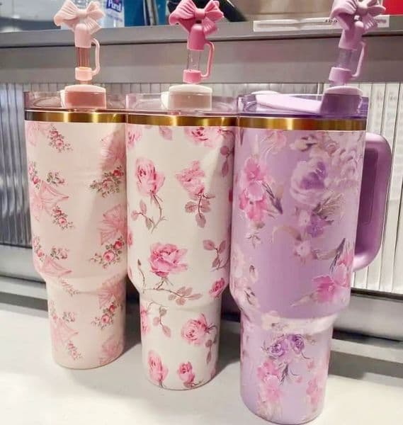 Designer Cup US Warehouse 40Oz Love Shack Fancy Tumbler Cups Rosa Christmas Beaux Pink Blue coffee mug Cup With Bow Topper 40 OZ Stainless Steel Purple Stars T