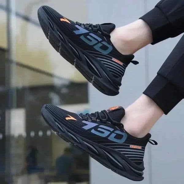 Mens casual light mesh sports shoes summer breathable cool running shoes fashion soft sole comfortable non slip males sneakers Z251114