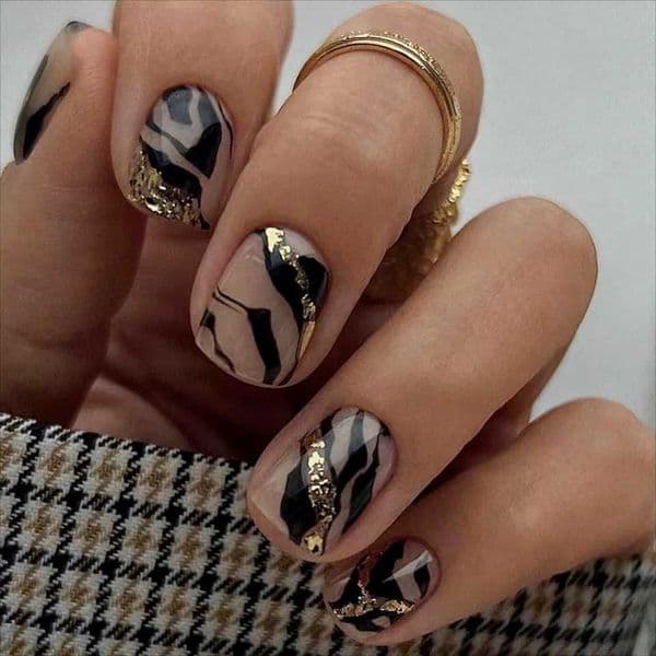 24Pcs Short Size quare with Black Stripes and Glitter Powder Girls Women Full Coverage Wearable Fake Nails SetT251118T251119
