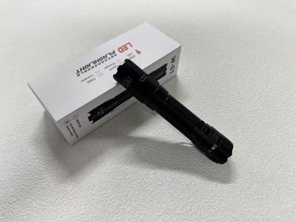 New multi-functional portable flashlight with high-brightness mini work light and rechargeable flashlight