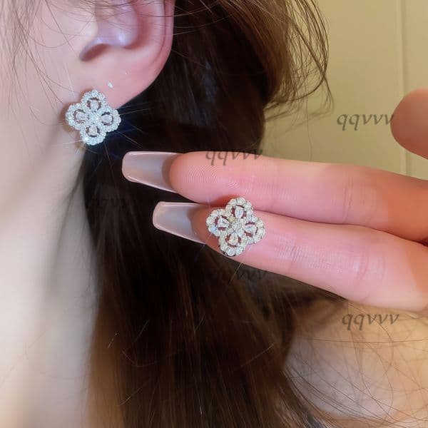 S925 Silver Four-leaf Clover Earrings Wholesale Four Leaf Clover Earrings with Sustainable Materials Suitable for Office Ladiesqqvvv