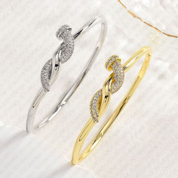 Designer Bracelet Bracelet for Women Snake Style Bangle Diamond Bangles Luxury Jewlery Designer for Women Elegant Timeless Sparkling Gift Premium Exclusive