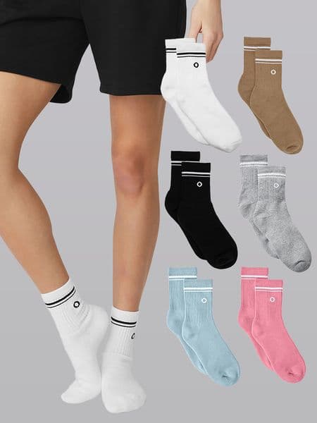 Seasonal Solid Color Socks with Elegant Lace Detailing 2 pairs: 10% off / 5 pairs: 15% off