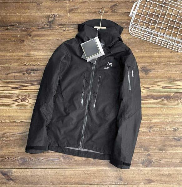 ACJacket Mens Designer Lightweight Hood Windbreaker Hard Shell Waterproof Outdoor Sports Versatile Couple Fashion Travel Hiking Climb Arcs Jackets 9540
