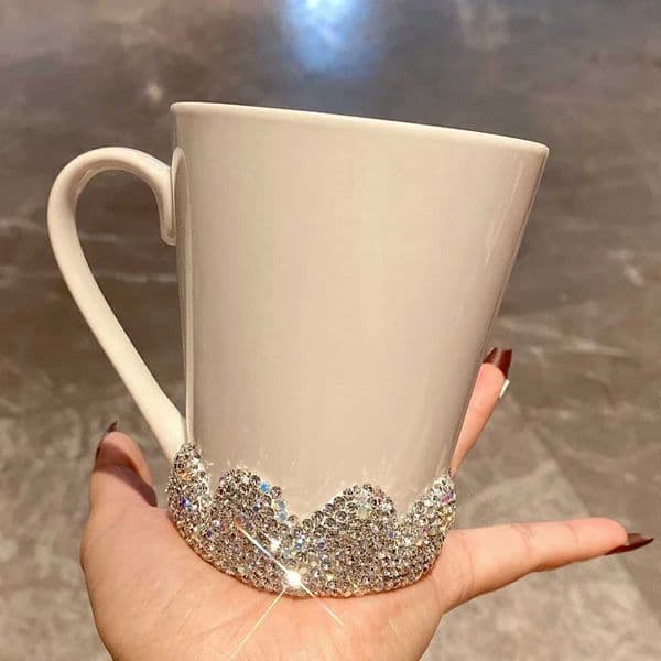 Sparkling Rhinestone Ceramic Coffee Mug Handle Cup Coffee Cups Tumbler 300ml Tea Milk Mug Luxury Water Bottle Bling Lovers Gift Y251119