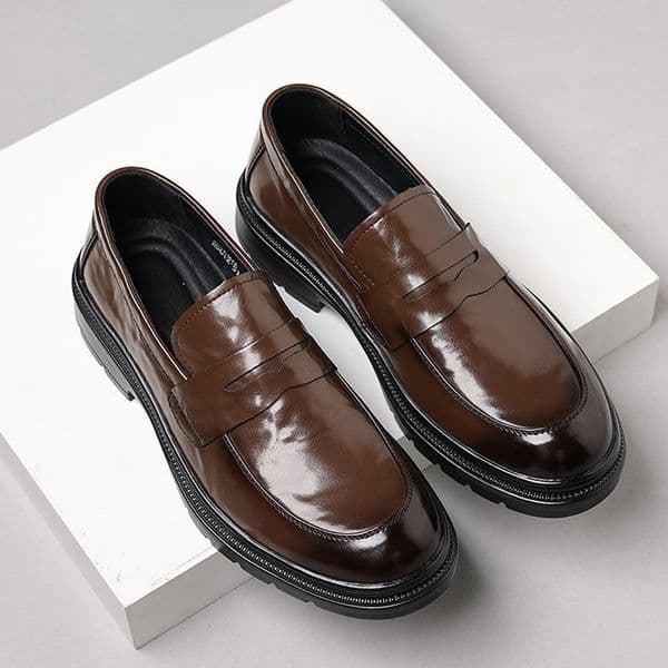 Designer Dress Shoes Sneakers Triple Black White Metallic Gold Silver Men Women Sports Sneakers