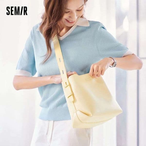 Designer Bag Semir Bucket New Women Shoulder Soft Leather Popular Satchel Commuter Christmas Bag