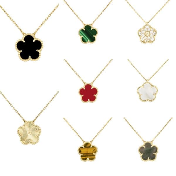 Luxury 18K Gold Plated Stainless Steel Pendant Necklace Mother of Pearl Lucky Clover Flower Designer Fashion Jewelry for Women Wholesale