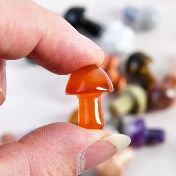 1.4-inch natural crystal mushroom carving piece - Jadeite and agate - Raw stone polishing - Home decoration item - Crystal handicraft - Party gift