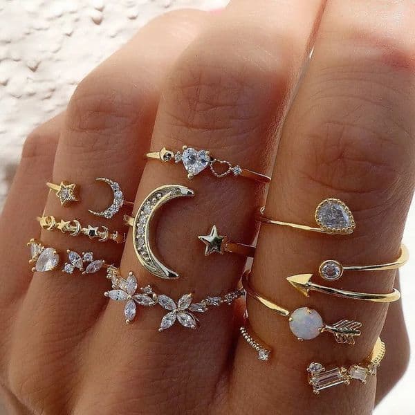 9 piecesset Retro Gold Love Heart Butterfly Metal Ring Set Womens Simple Assembly Paty Jewelry Gift Accessories 250415
