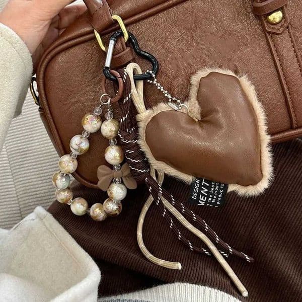 Brown Leather Maillard Style Designed Key Chain Charm Love Heart Pendant Creative Luxury Long Tassel Keychain Bag Accessories Z251120