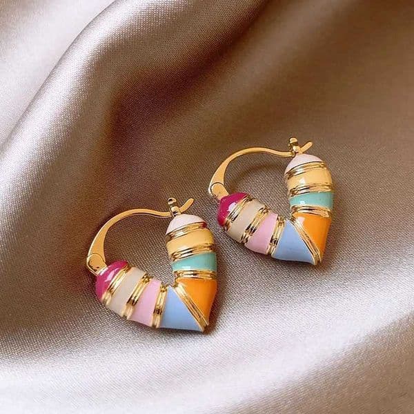 Colorful heart-shaped ear buckle 2024 new Korean fashion womens earrings precious hoop earrings gold-plated jewelry girl giftXJ250421