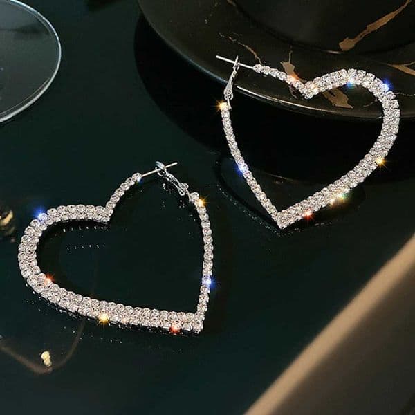 Exquisite sparkling all crystal Rhinestone heart-shaped earrings suitable for women girls personalized banquet earrings anniversary jewelryXJ250421