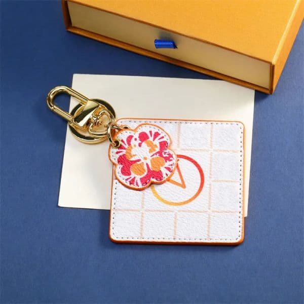 Fashion Key Chains Luxury Key Buckle Car Keychain Handmade Leather Keychains Men Women Bag Pendant Accessories Keyring L260609U9MW
