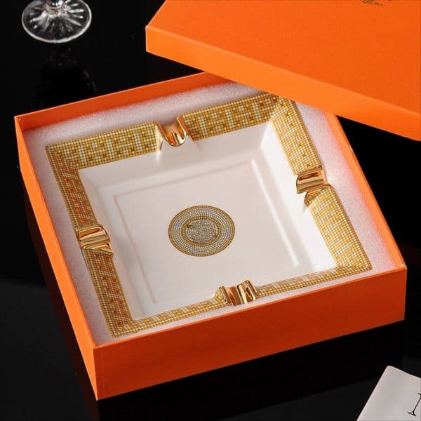 High-end ceramic ashtray light luxury large European cigar creative Internet celebrity home bar office tide