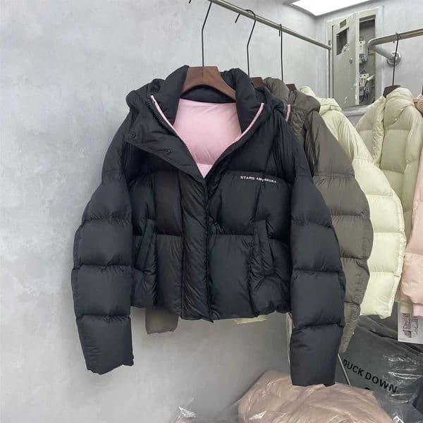 Short Cotton Jacket Women Winter 2025 New Korean Design Casual Thick Warm Hooded Bread Style Coat Trendy Outerwear Z251124