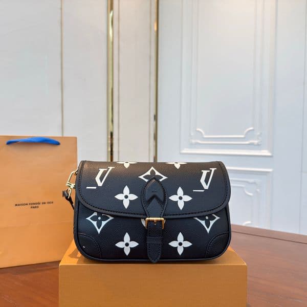 designer bag Luxury bag Brook Baguette bag Shoulder Bags purse woman bag new design bag leather Wandering bag new fashion handbag Retro Handheld Crossbody 91