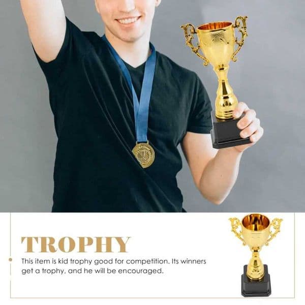 Childrens Gold Trophy Awards Competition Soccer Plastic Model Winner Award Trophy Toy School Rewarding Supply Small Prize CupW251125