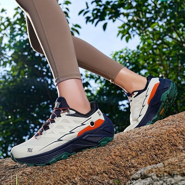 New outdoor lightweight men s fashion hiking shoes men s and women s sports shoes travel shoes designer shoes casual shoes