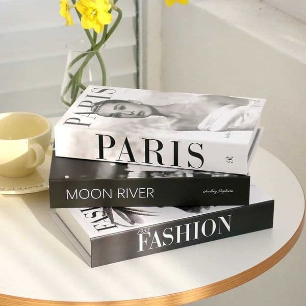Luxury 3Pcs Foldable Fashion Fake Books Living Room Decoration Designer Books Coffee Table Ornaments Club Hotel Room Villa Prop Books Y251125