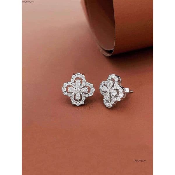 Luxeora White 18k Real Gold 1.5ct Lab-Grown Pear-Shaped VVS Moissanite GRA Clover, with Hollow Fashion Designer Earrings