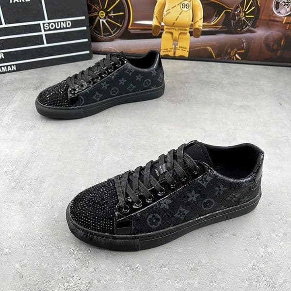 designer shoes Versatile classic fashionable breathable soft-soled leather low-top casual sneakers mans womens Classic casual shoes