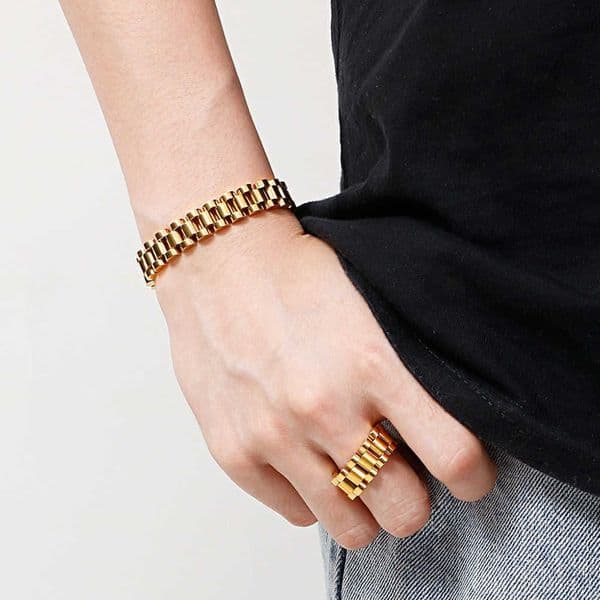 Unisex Luxury Jewelry Accessory: Robust Stainless Steel Bangle Links